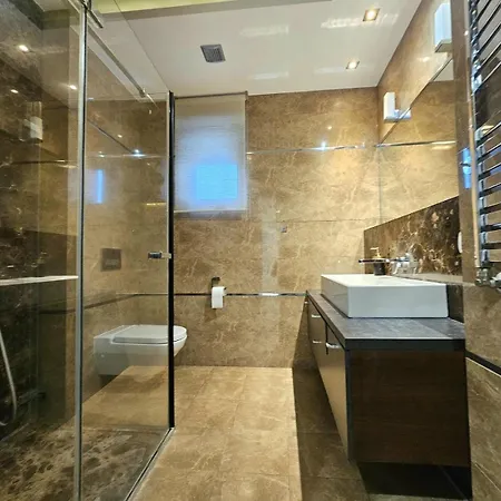 Holiday home Dom Z Basenem I Sauna Zewnetrzna Gadow
